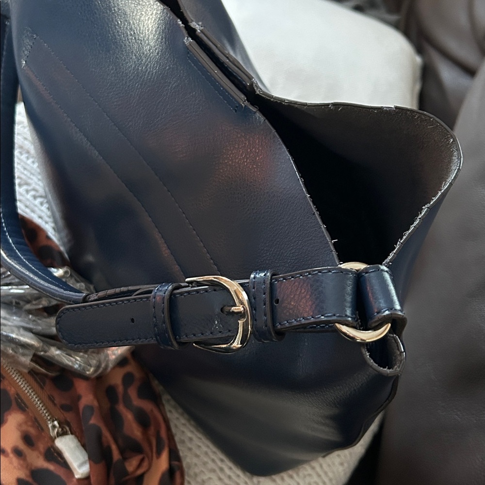 Co-Lab Shoulder Bag - Picture 12 of 16
